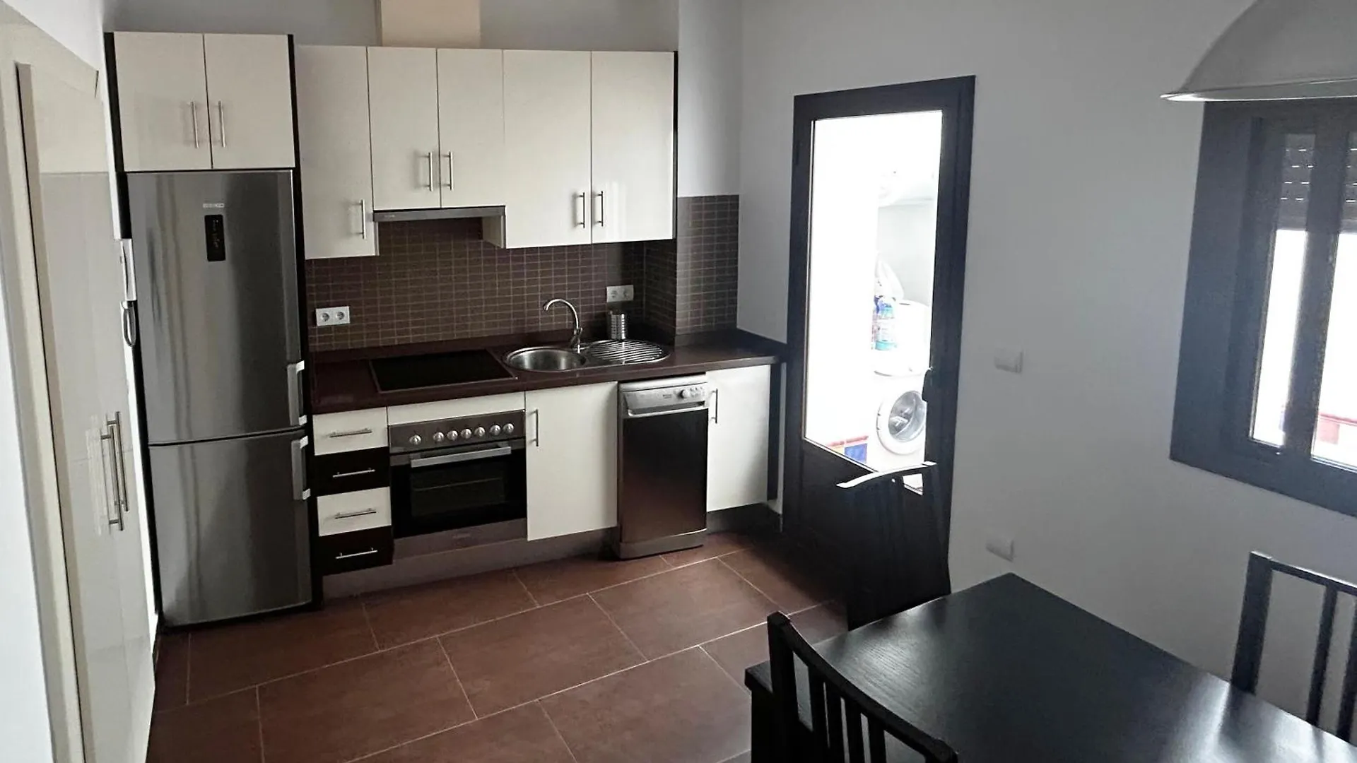 Apartamento Don Joaquin Bonito Apartamento En Utrera Wifi Gratis 0*,  España